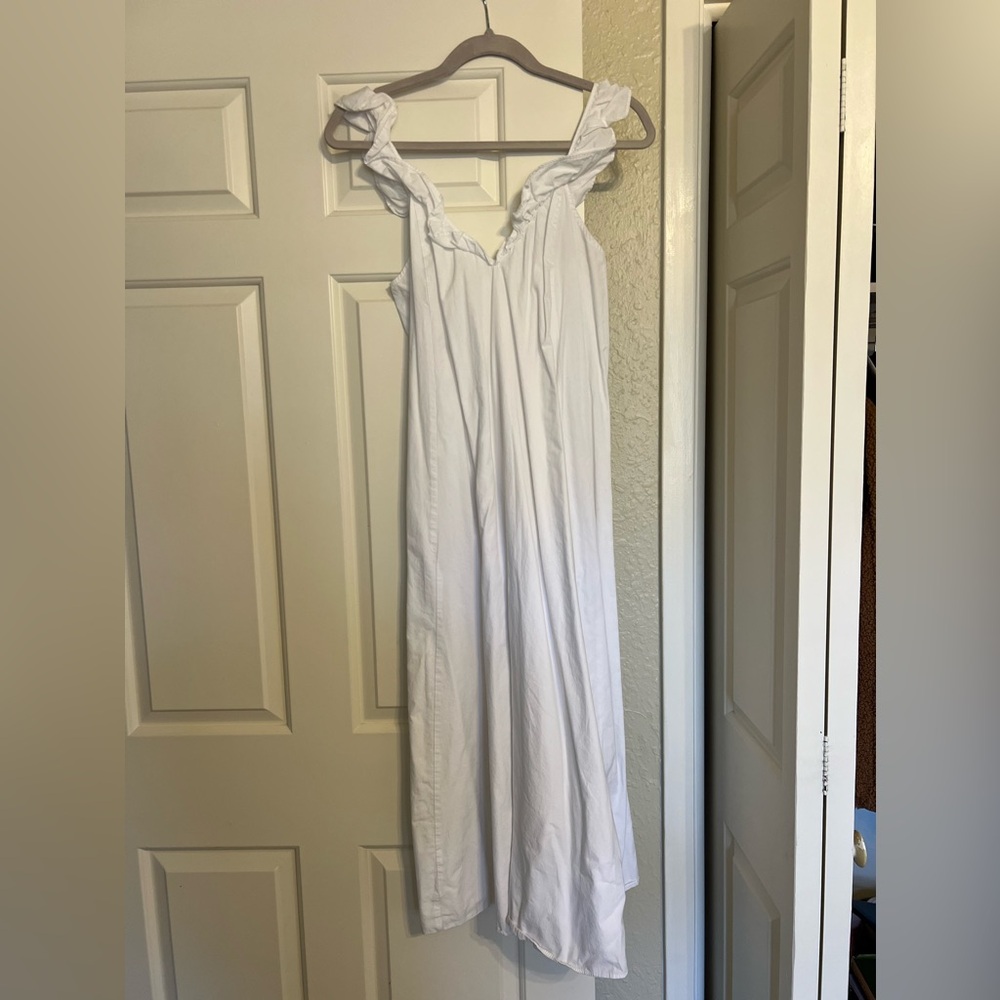 NWOT H&M White Ruffle Maxi Dress